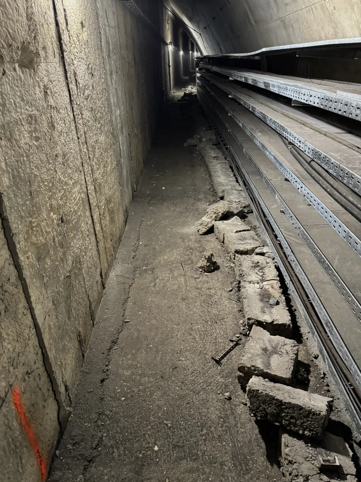 betonovy-sokl-v-kabelovem-kanalu-nechranice/2