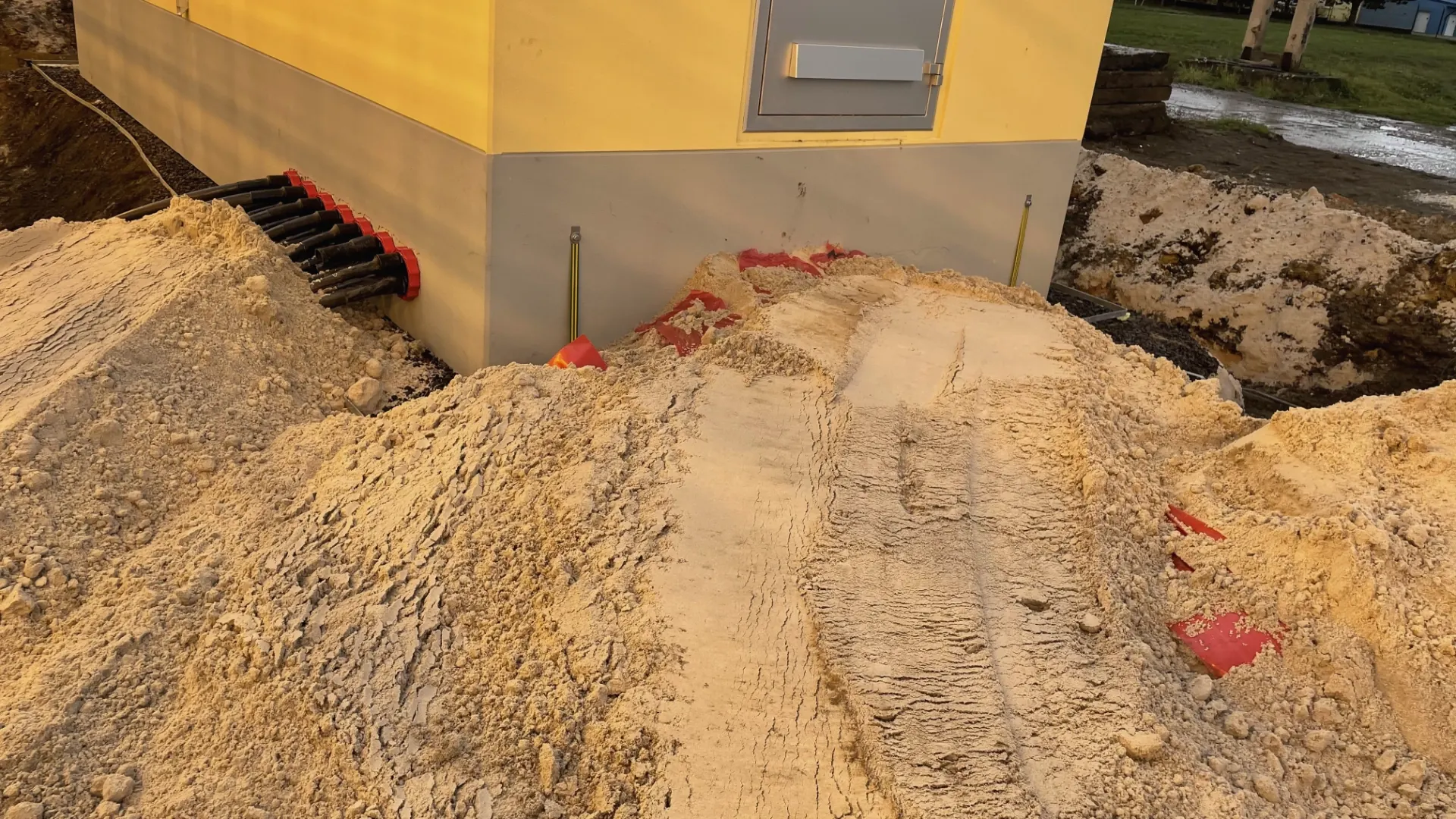 dodavka-a-montaz-privodni-kabelaze-pro-rozvadece-asimilacniho-osvetleni/2