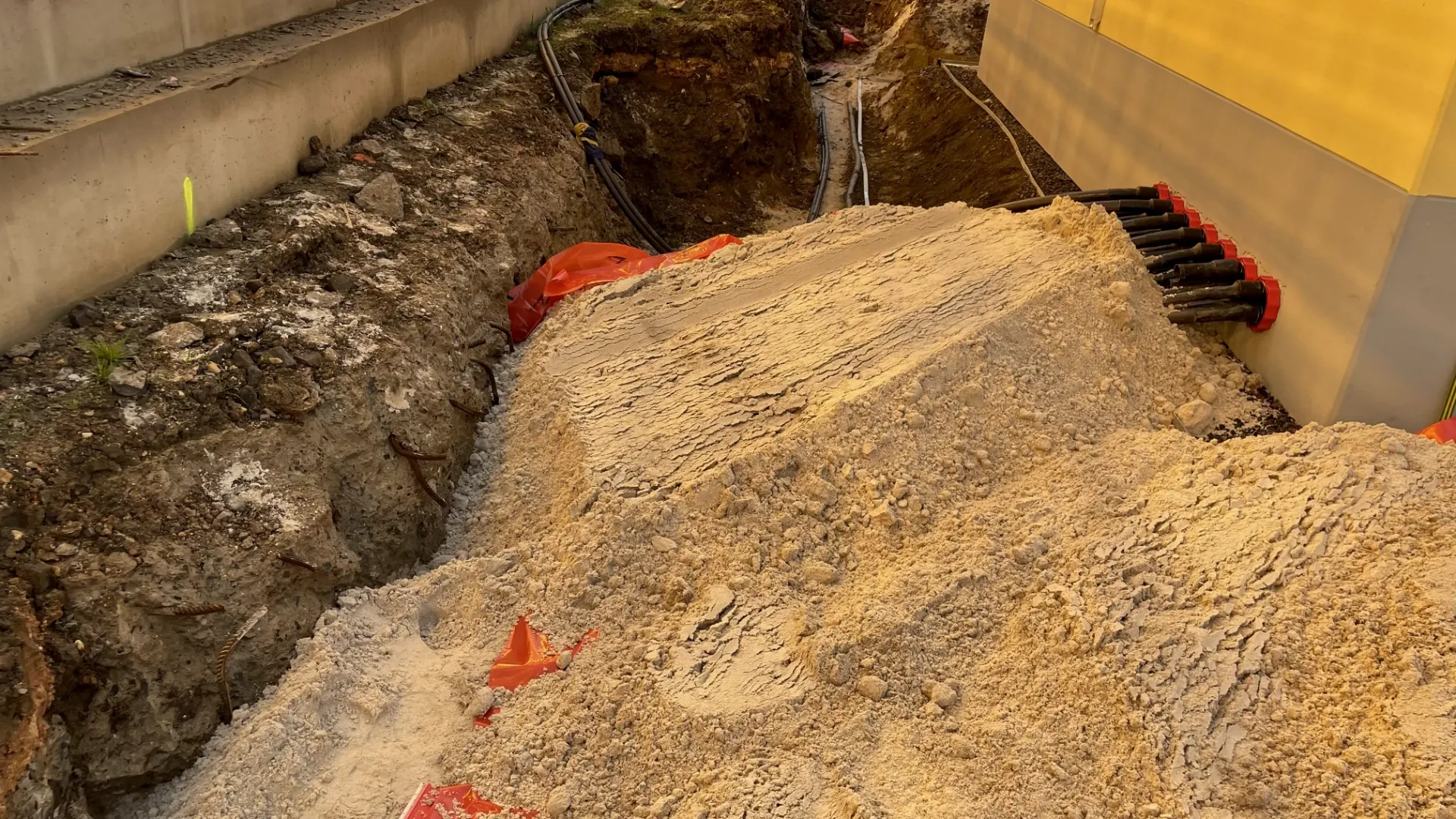 dodavka-a-montaz-privodni-kabelaze-pro-rozvadece-asimilacniho-osvetleni/3