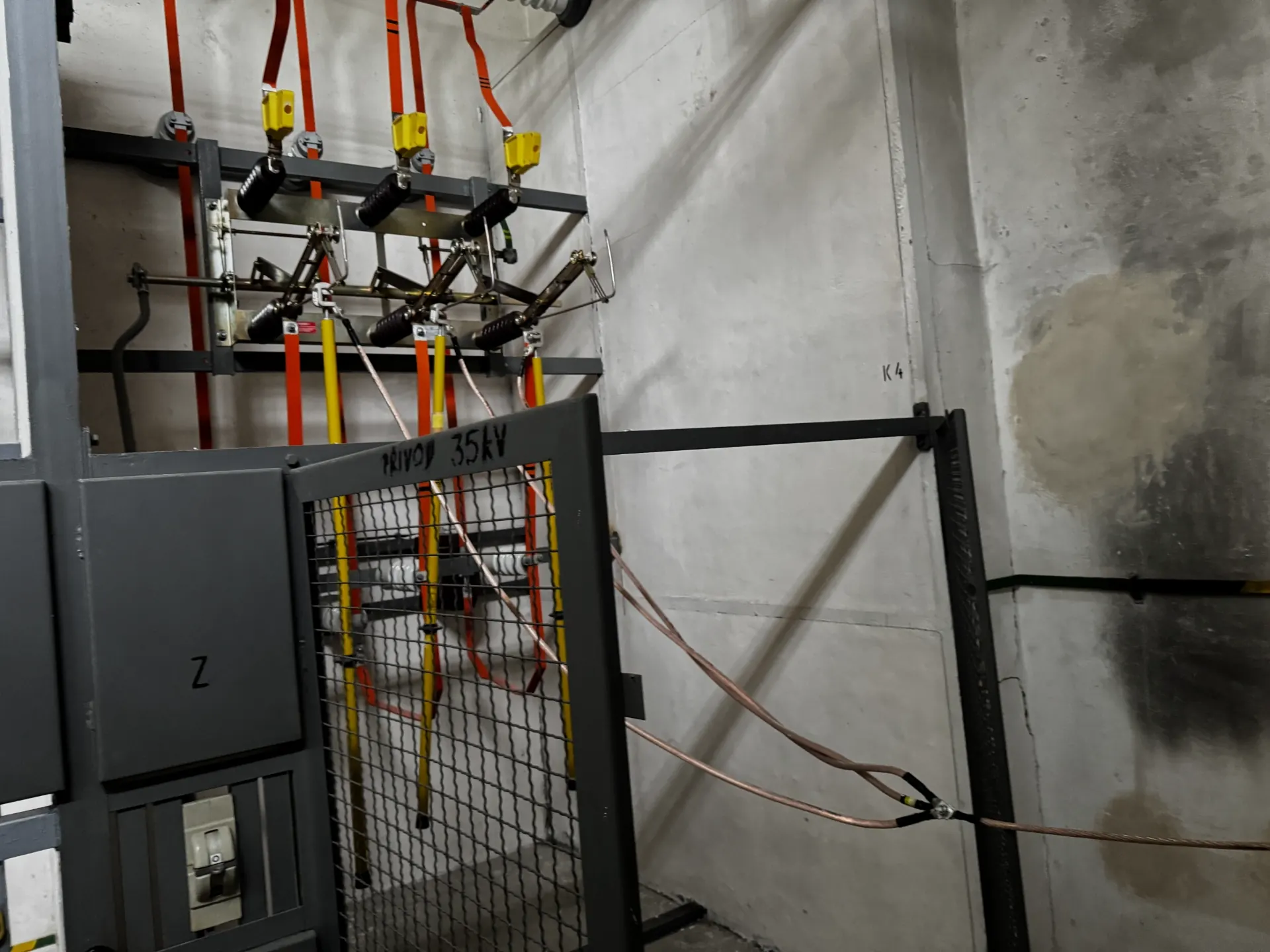 rekonstrukce-technologicke-casti-a-stavebni-upravy-4-ks-trafostanic/6