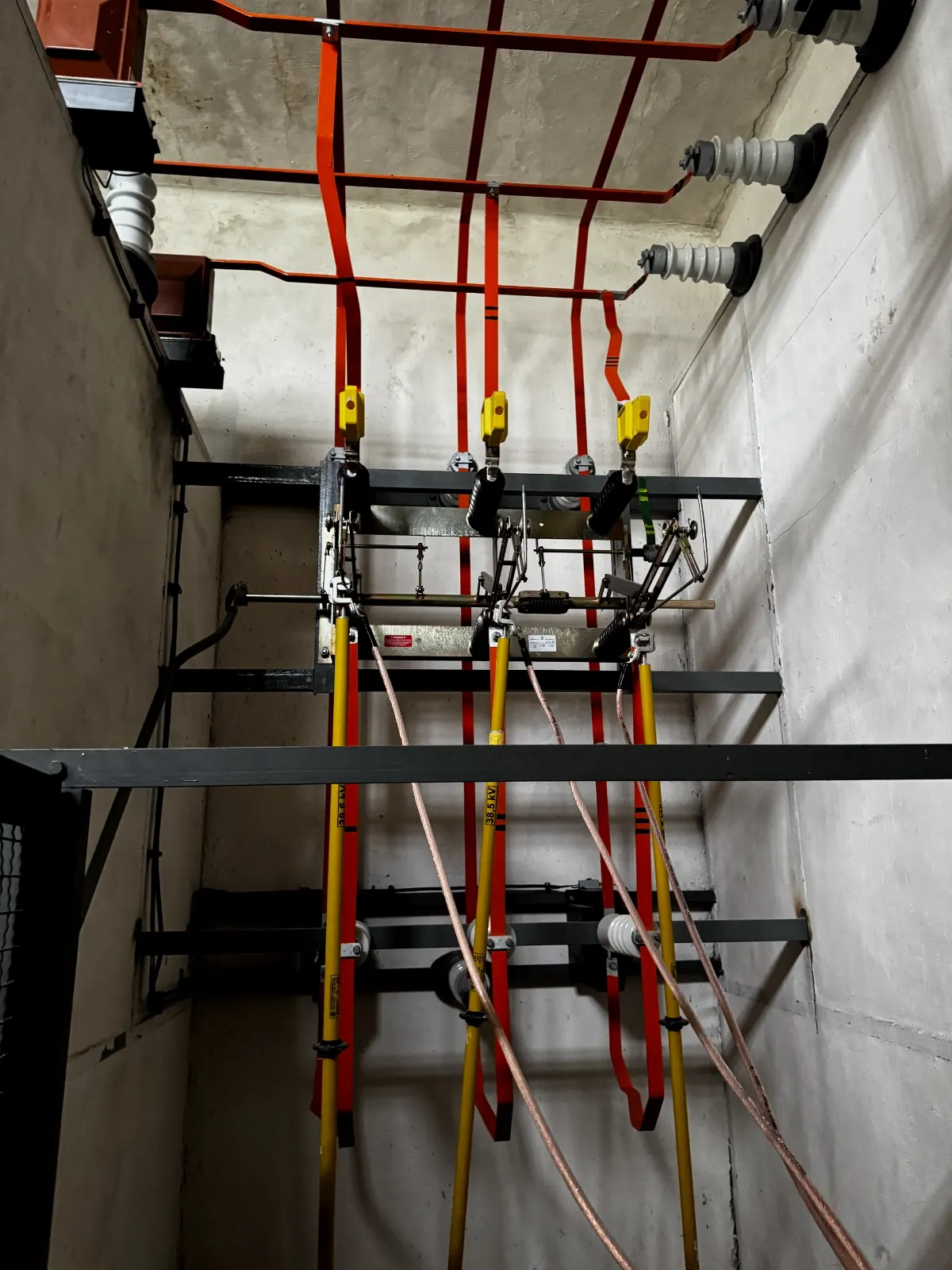 rekonstrukce-technologicke-casti-a-stavebni-upravy-4-ks-trafostanic/7