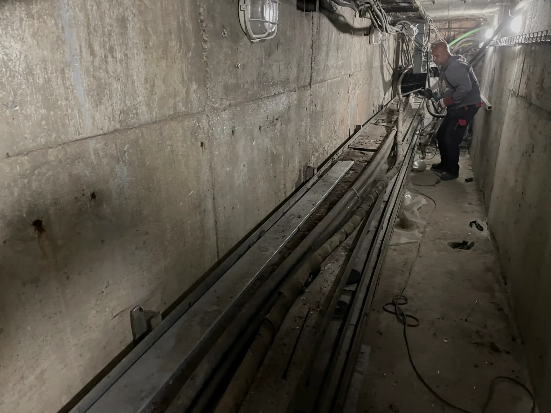 vd-nechranice-oprava-kabelovych-lavek-v-kabelovem-kanalu/11